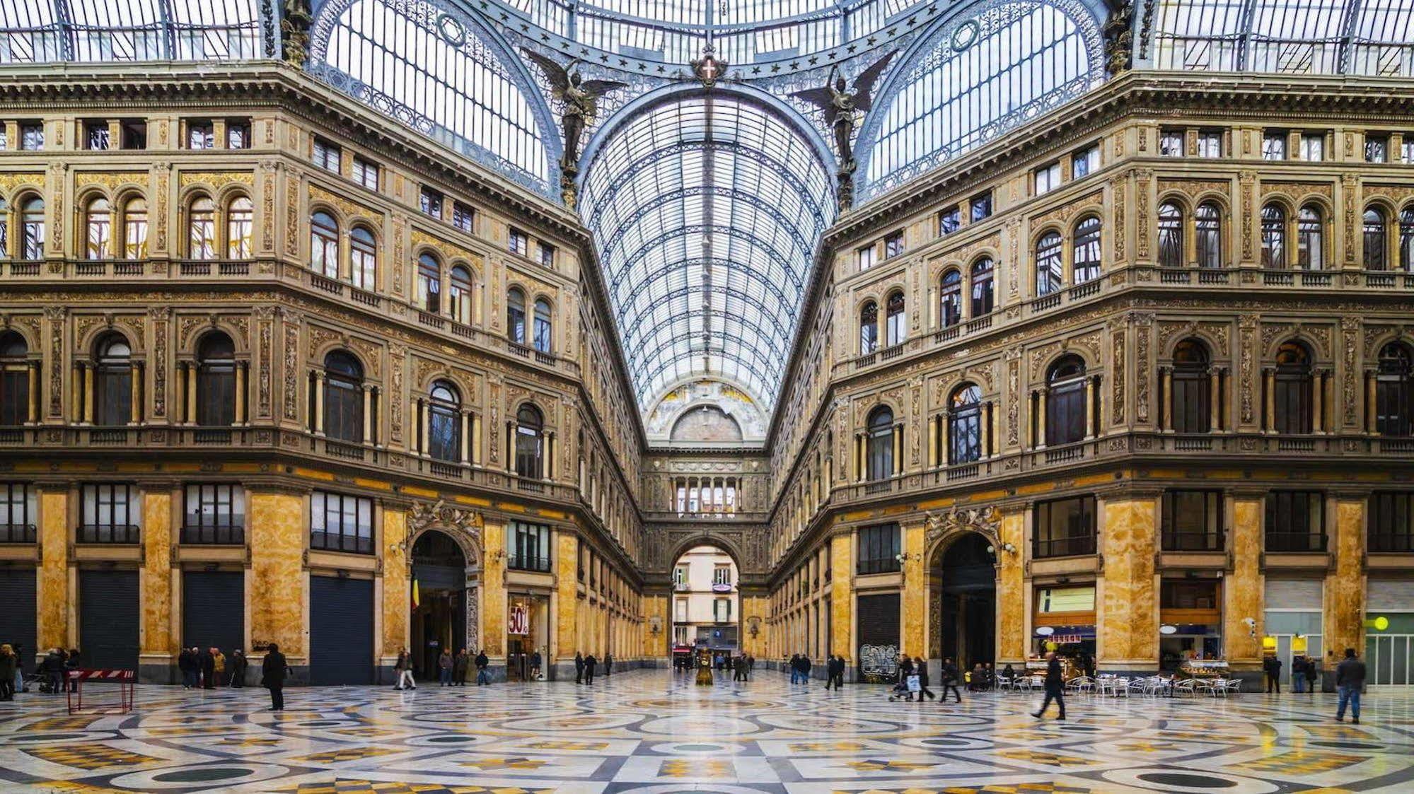 Guest house Napoli's Gold 3*